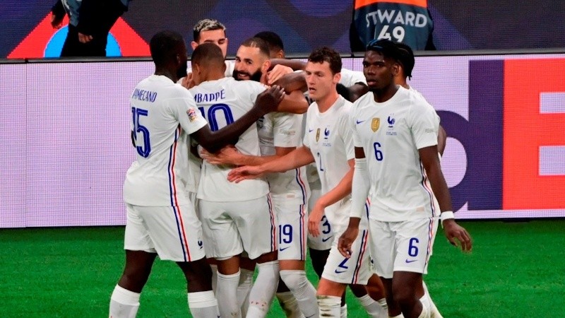 El festejo del gol de Mbappé, que valió el título.