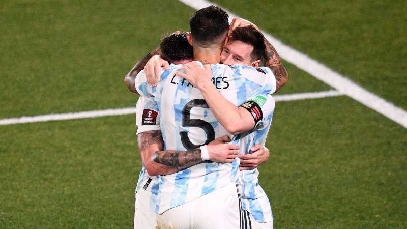 Los futbolistas argentinos se lucieron en la goleada ante la Celeste.