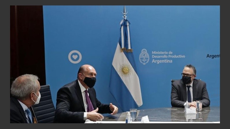 El gobernador Omar Perotti participó activamente en las negociaciones para evitar el cierre de Dow