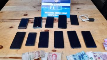 Los celulares secuestrados en poder de la conocida mechera.