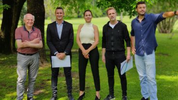 Los cinco candidatos este jueves en los jardines de Televisión Litoral