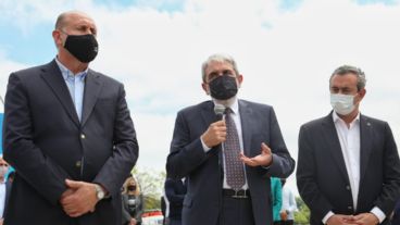 Fernández agradeció la presencia de Perotti y del intendente Javkin.