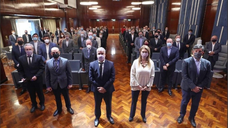 Feletti, el nuevo secretario de Comercio Interior, en el centro de la escena anunciando a empresarios el congelamiento de precios