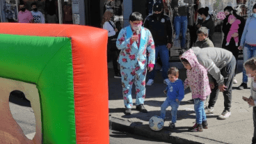 Calle San Luis mutó a peatonal este sábado a la mañana por el Día de la Madre.
