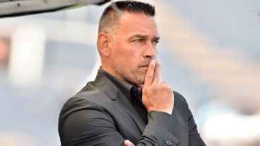 Fernando Gamboa metió cinco variantes respecto del último partido, pero no surtieron efecto.