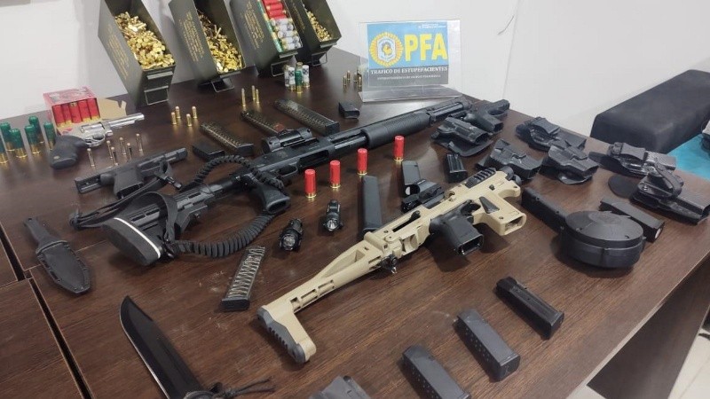Armas secuestradas en allanamientos contra la banda de Rodríguez Granthon.
