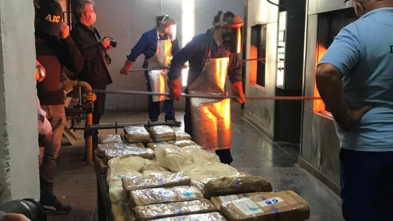 Postales de este lunes en el Cementerio La Piedad.