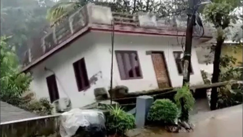 Las fuertes lluvias fueron el resultado de un área de baja presión.