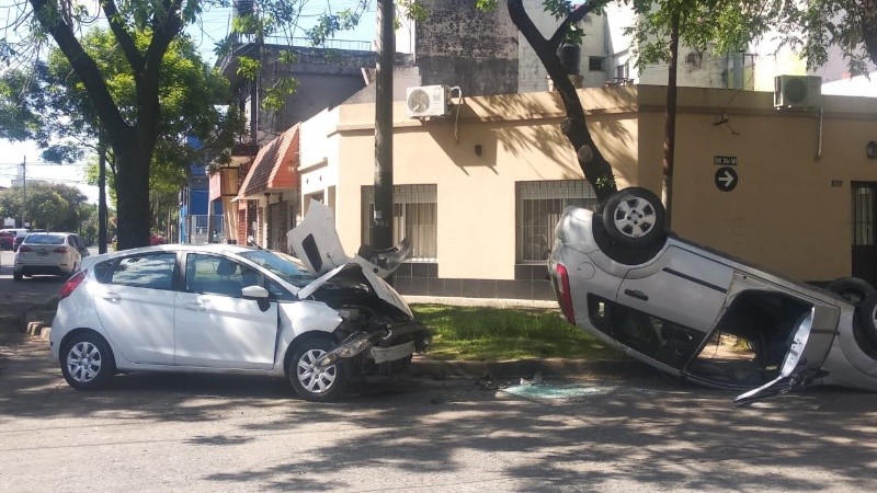 El impactante choque y vuelco en Tucumán y Guatemala