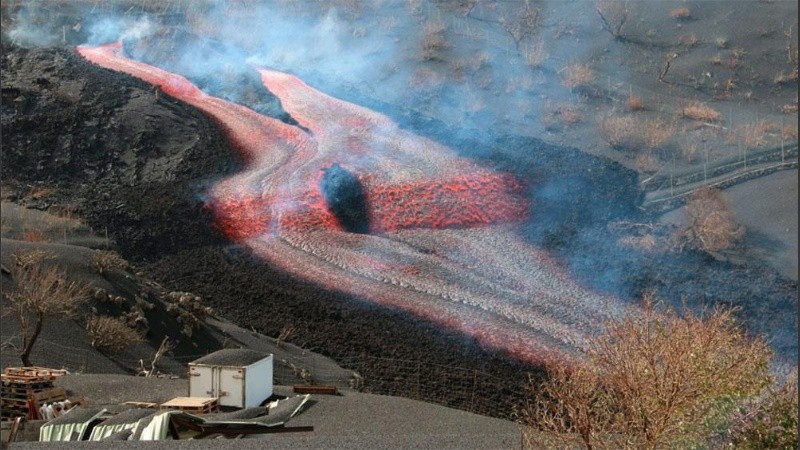 Esta es la tercera erupción de un volcán en La Palma en el último siglo.