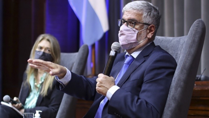 Feletti negoció con empresarios pero ante la falta de acuerdo dispuso congelar precios.