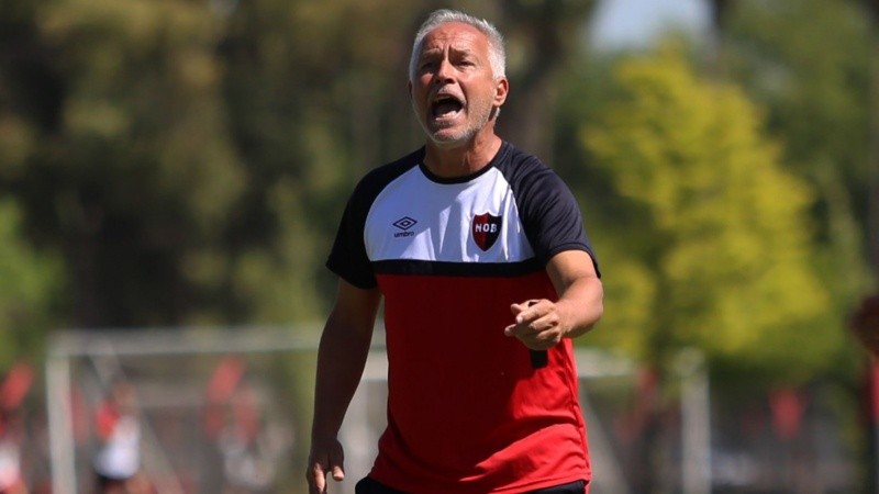 El entrenador interino leproso confirmó el ingreso de Cacciabue ante Aldosivi.