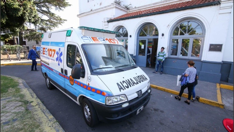 Los choferes denunciaron que la provincia trajo a Rosario dos ambulancias pero no le asignaron personal,.
