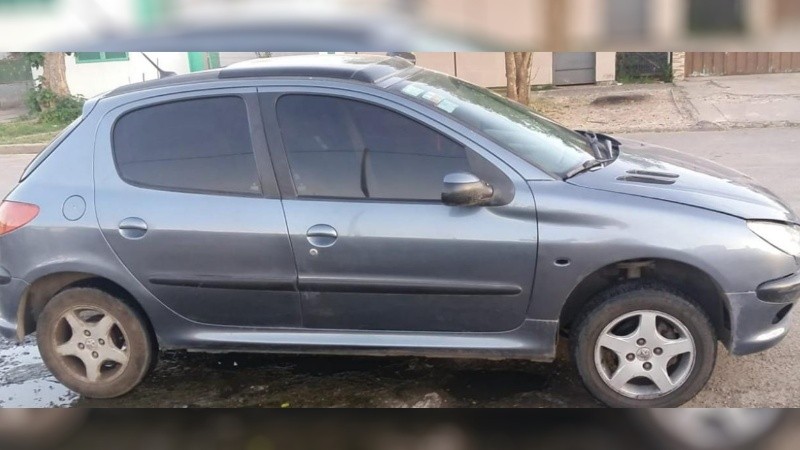 El auto fue secuestrado en la zona oeste de Rosario.