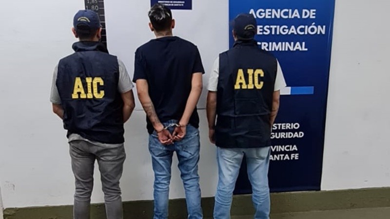 Uno de los autores materiales al momento de la detención.