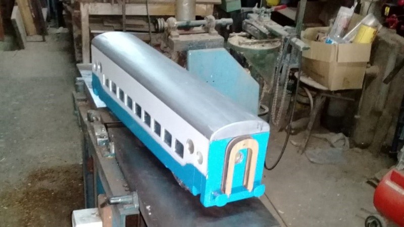 Los fabulosos vagones a escala que hace Jorge en su taller de María Juana