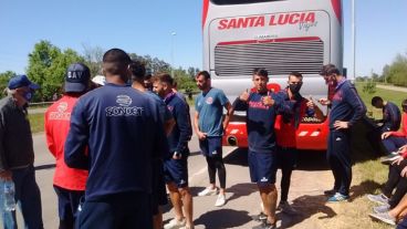 El accidente ocurrió entre el micro y un camión, sin mayor gravedad.