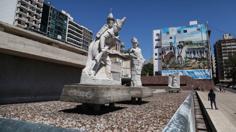El enorme mural de Manuel Belgrano quedó inaugurado este lunes por la mañana.