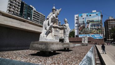 El enorme mural de Manuel Belgrano quedó inaugurado este lunes por la mañana.