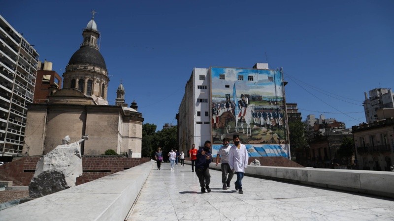 El enorme mural de Manuel Belgrano quedó inaugurado este lunes por la mañana.