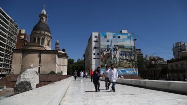 El enorme mural de Manuel Belgrano quedó inaugurado este lunes por la mañana.