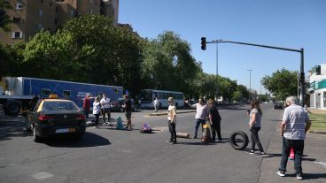 La protesta se lleva a cabo desde la mañana de este miércoles.