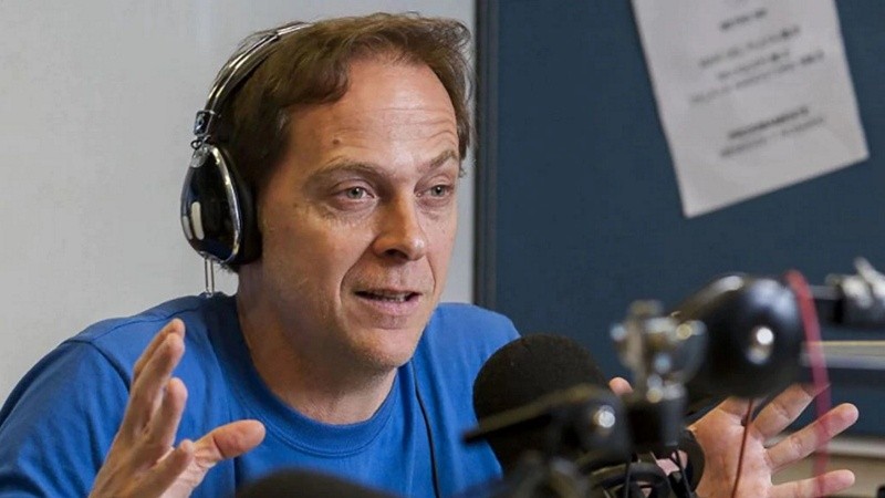 Matías Martin en su programa de radio.