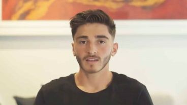 A través de un video, Cavallo contó que siempre sintió la necesidad de ocultarse porque estaba avergonzado de su homosexualidad.