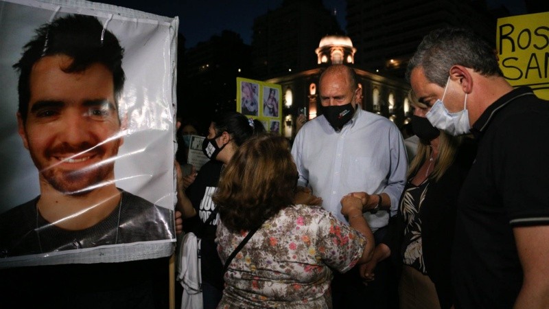 Perotti y Javkin en la marcha.