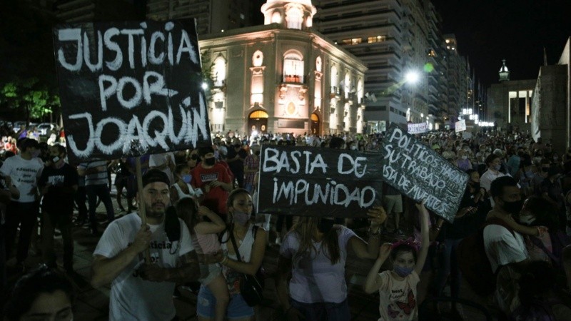 La tensa marcha este miércoles en el Monumento a la Bandera.