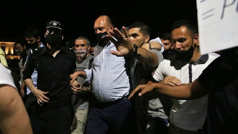 La tensa marcha este miércoles en el Monumento a la Bandera.