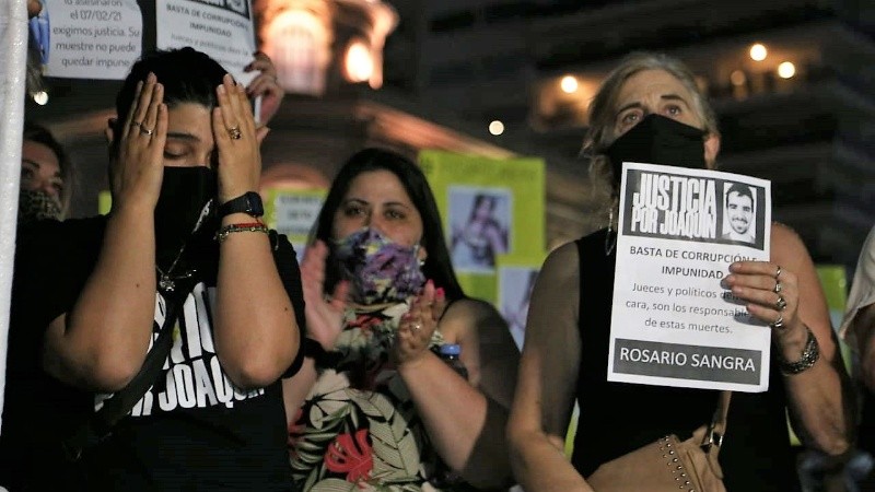 La tensa marcha este miércoles en el Monumento a la Bandera.