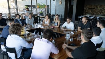 Los candidatos de Juntos por el Cambio con emprendedores locales.