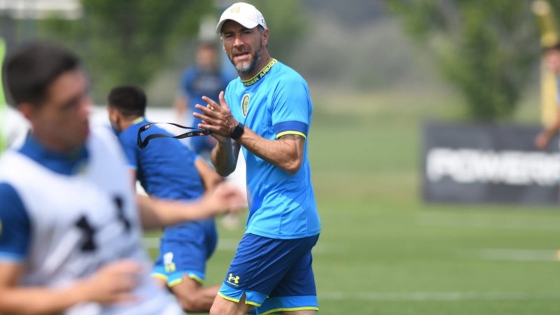 Kily Gonzalez empuja para que Central deje de pensar en los problemas internos.