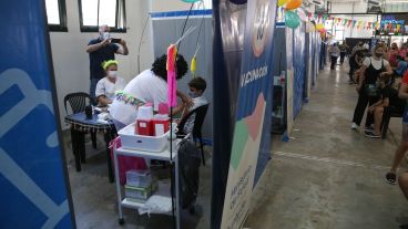 Mientras se trabaja en refuerzos y terceras dosis, la provincia continúa inoculando a menores de 3 a 11 años.