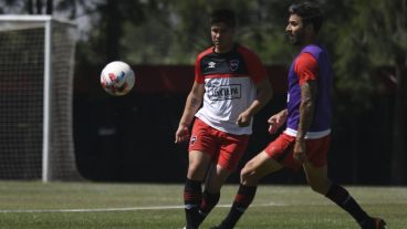 Cristaldo saldría, Scocco iría de entrada.