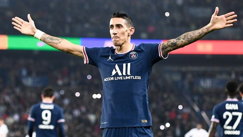 El rosarino metió asistencia y gol. Fue la gran figura en París.