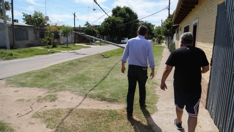 Vecinos y vecinas de Villa Banana le acercaron pedidos al intendente 