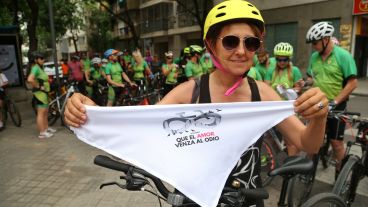 Familiares y amigos realizaron el homenaje con una bicicleteada.