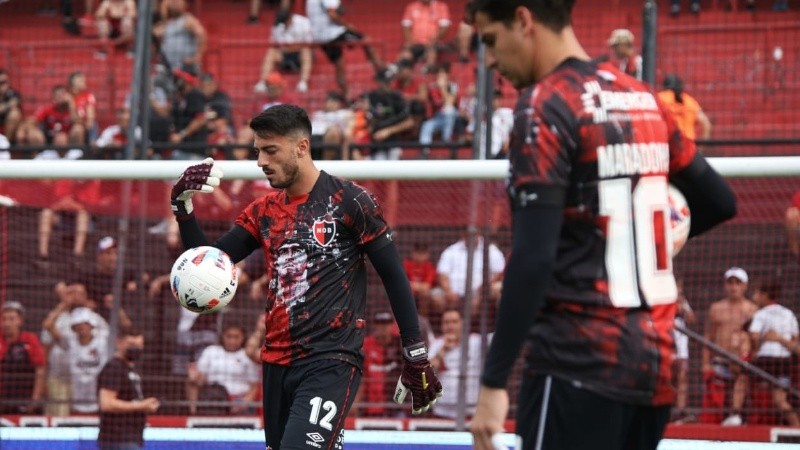 Jugadores lucieron la camiseta rojinegra edición limitada. 