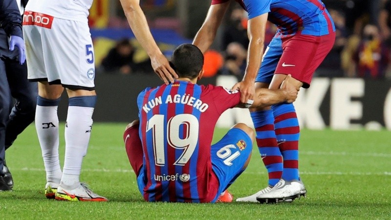 El Kun preocupó a todos el sábado en el Camp Nou. 