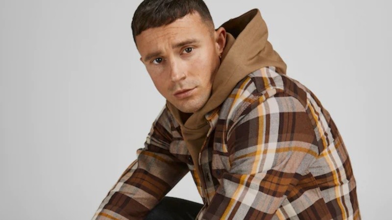 Se trata de un híbrido entre una camisa y una campera