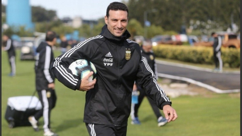 El DT de la selección incluyó a Gastón Ávila en la nómina.