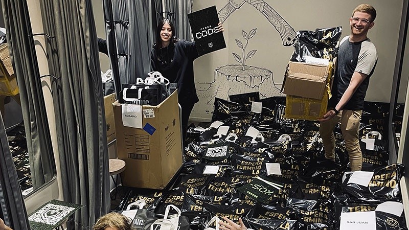 La marca empezó hace cuatro años como un proyecto entre dos amigos que buscaba ofrecer varios productos de calidad a precios accesibles. 