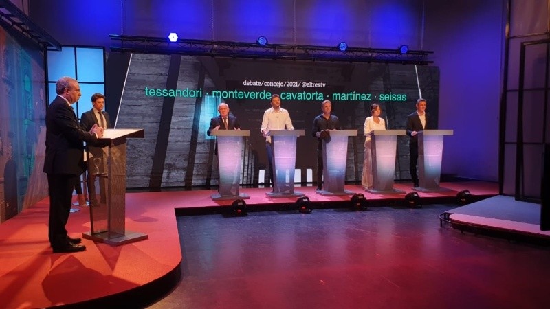 Los candidatos se presentaron este jueves en el debate en De 12 a 14