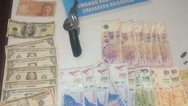 Secuestraron un arma, dinero y otros efectos personales.