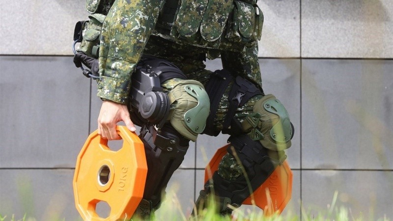 Así es el exoesqueleto militar presentado por el ejército de Taiwán