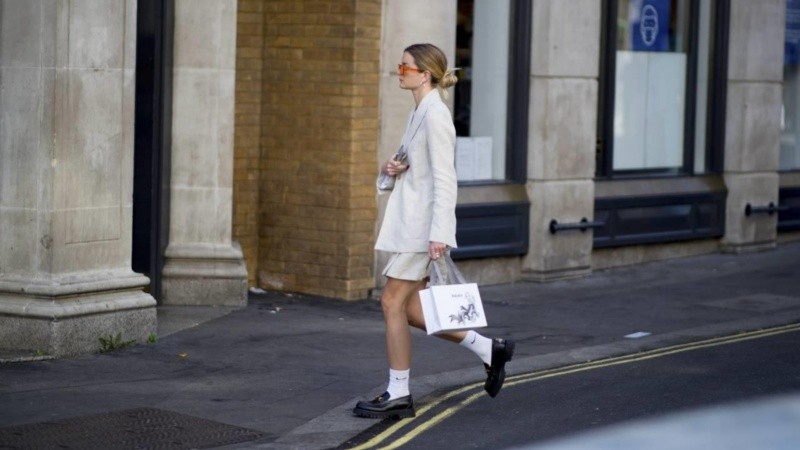 Las principales plazas de la moda ya lucieron esta propuesta en sus looks de street style