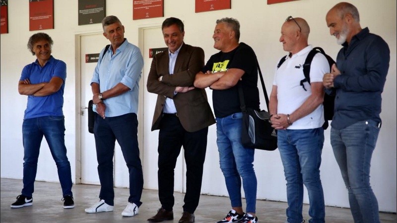 Astore junto a Saldaña en la presentación de los nuevos coordinadores de inferiores de Newell's este lunes