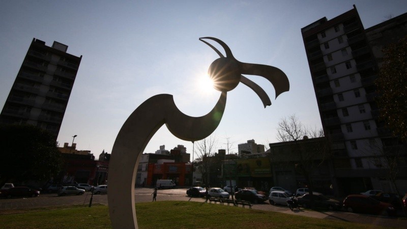 Sol a pleno por la mañana, nubes por la tarde. 